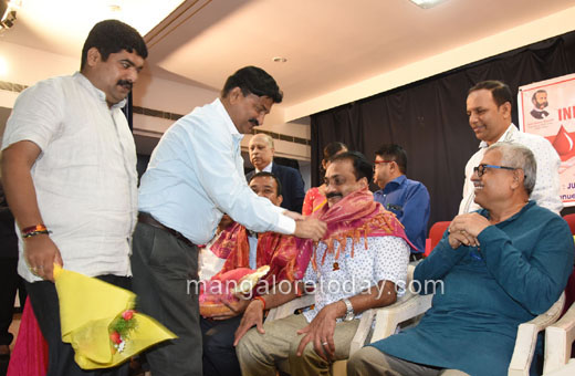 donate blood